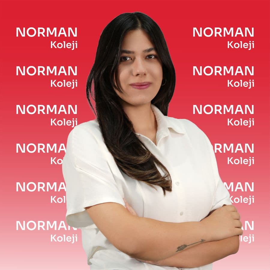 Elif Yüksek, İngilizce Öğretmeni