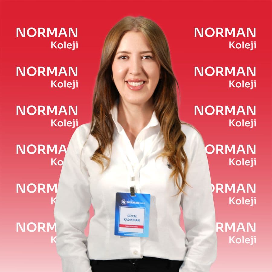 Gizem Kadıkıran, Sosyal Bilgiler ve Tarih Öğretmeni