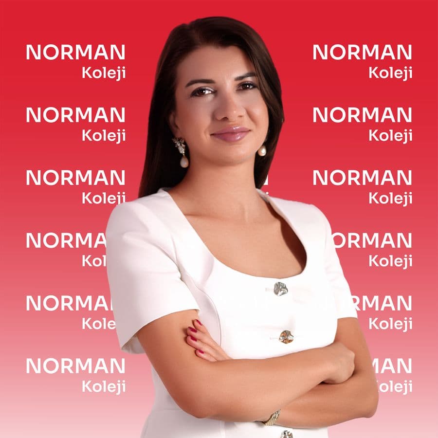 Lütfiye Merve Özkal, Fen Bilimleri Öğretmeni